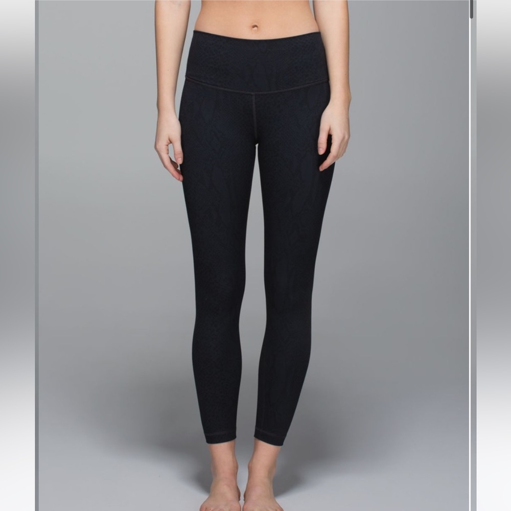 Lululemon Wunder Under Tight 28” Size 6